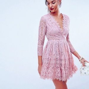 Lace mini dress-new